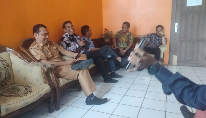 Ruang Ketua Dewan Tertutup Rapat, Anggota DPRD BU Antre di Periksa BPK