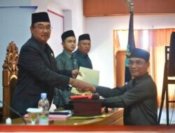 Pimpinan Eksekutif daerah sampaikan Jawaban Pandangan Umum Fraksi APBD Tahun 2025 ke lembaga DPRD BU