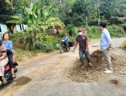 Aktifitas Truk Perusahaan Meningkat, Jalan ini Makin Hancur