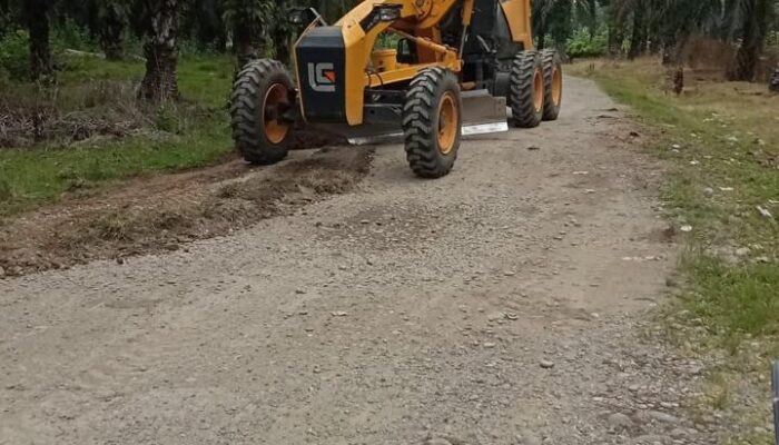 Tanah Rekah Bersama Pihak Ketiga Perbaiki Jalan Provinsi