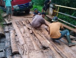Kondisi Darurat dan Beresiko Korban Jiwa, Jembatan Air Manganyau ini Butuh Perbaikan 